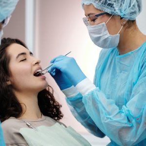 What Can I Expect During The First Visit With My Periodontist?